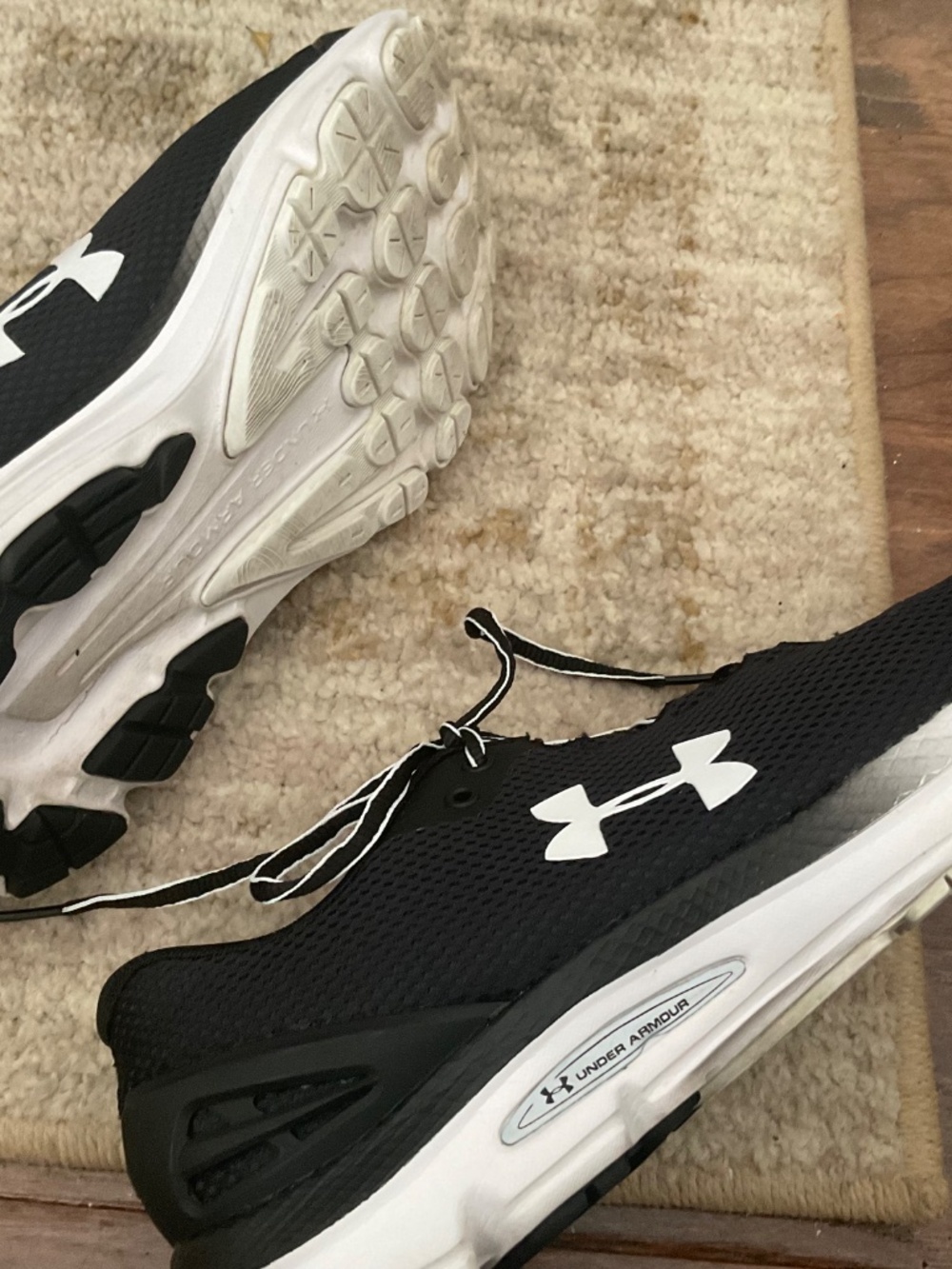 Under Armour Charged Gemini tennis shoes size 9.5, luxe sockliner - Picture 5 of 14